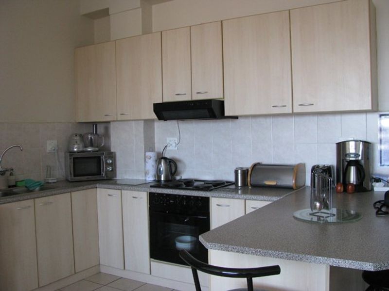 NEW RELEASE,,,SOLE MANDATE, 2BED.WYNBERG - Photo 2