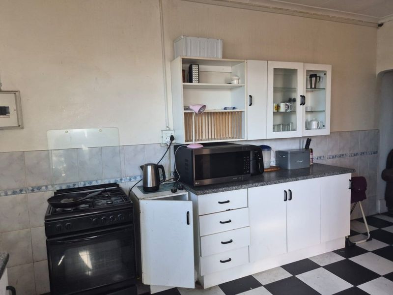 3 Bed House in North End for Sale - Photo 5