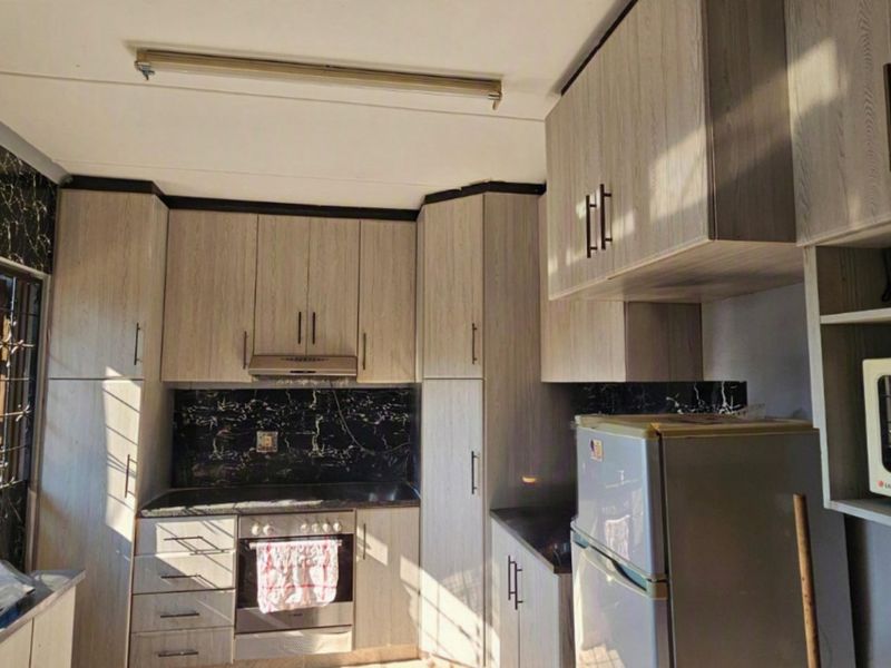 Your Perfect Family Home Awaits in High Ridge, Stanger! - Photo 3