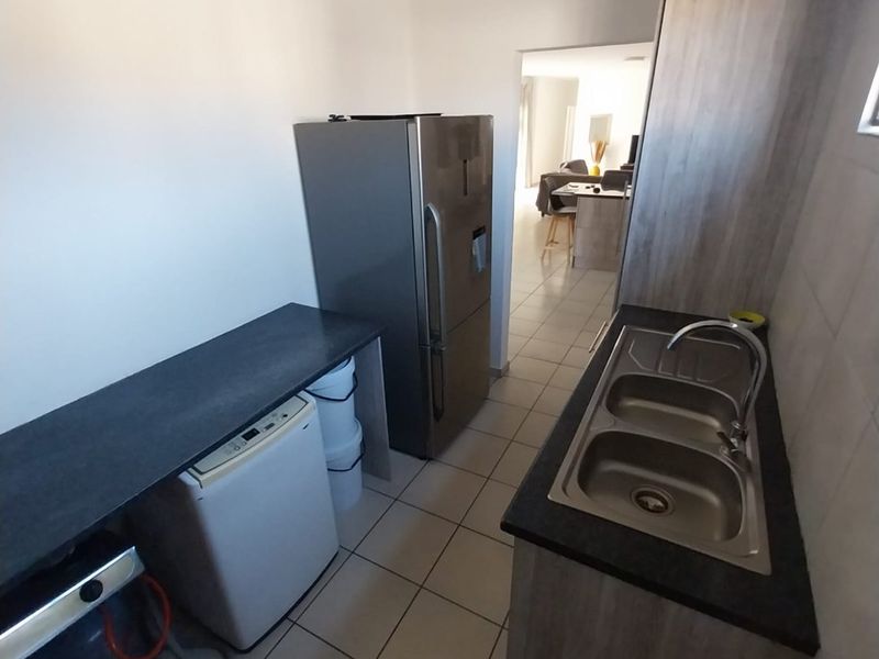 Modern 3-Bedroom Family Home in Bel-Aire Place, Pomona - Photo 8