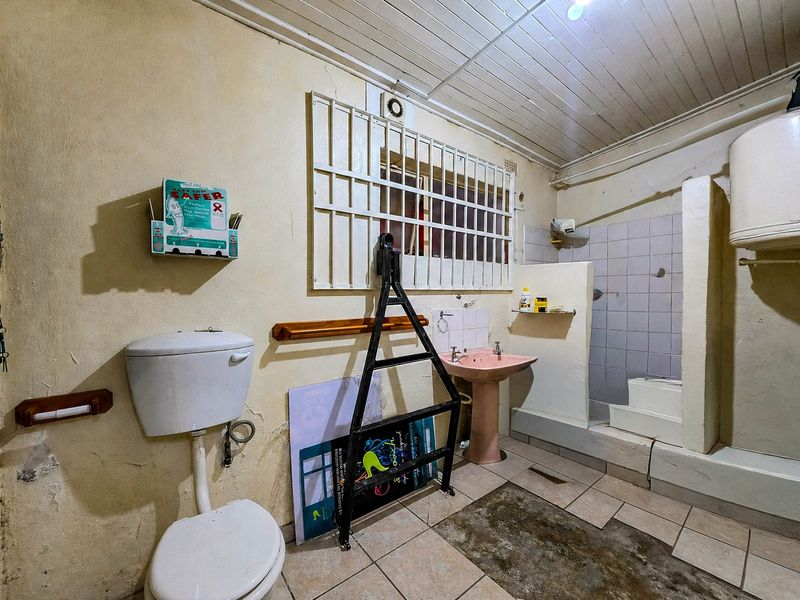 A Beautiful plot for sale with a commercial holding in Monavoni! - Photo 10