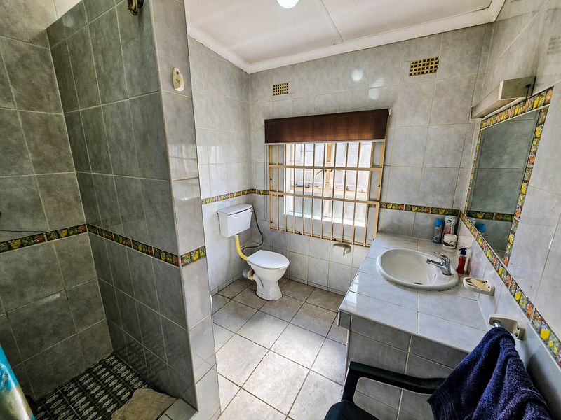 A Beautiful plot for sale with a commercial holding in Monavoni! - Photo 8