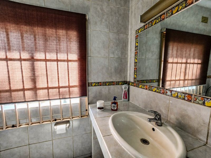 A Beautiful plot for sale with a commercial holding in Monavoni! - Photo 2