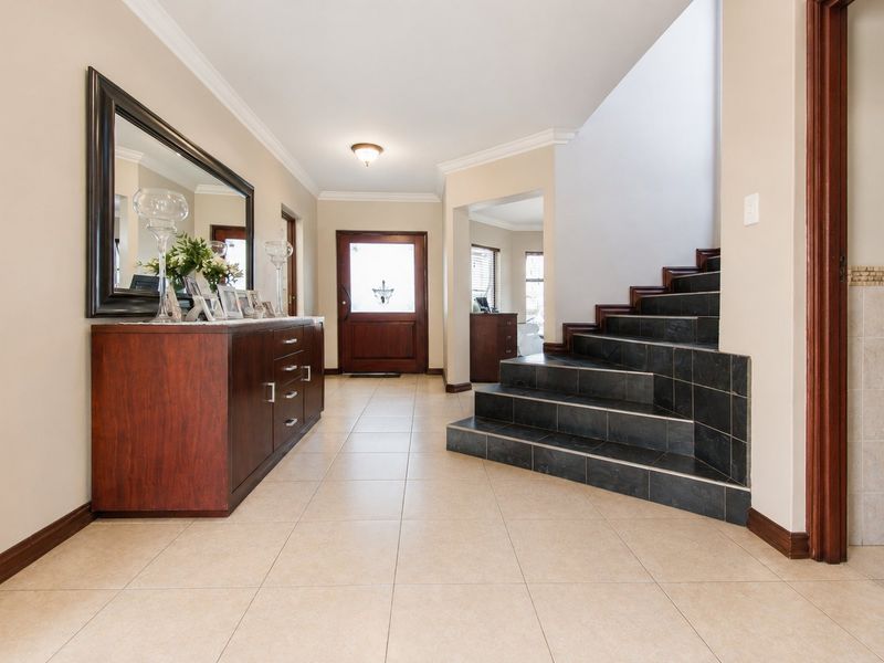 Luxurious Bushwillow Park Estate Home overlooking the beautiful greenbelt. - Photo 4
