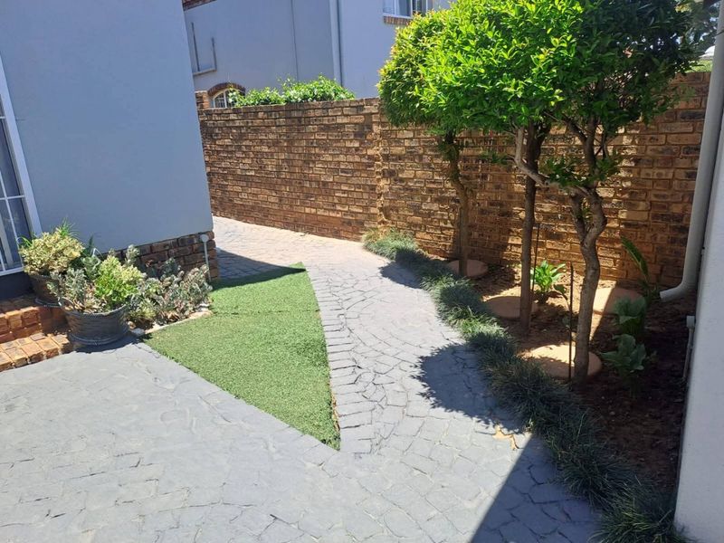 FOR SALE:- ***ERASMUSKLOOF-R1.095m - Photo 4