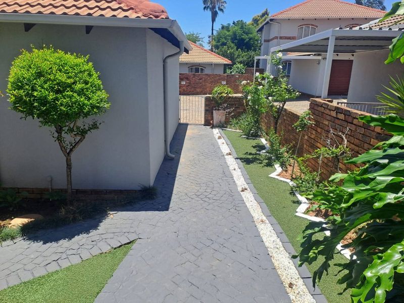 FOR SALE:- ***ERASMUSKLOOF-R1.095m - Photo 2