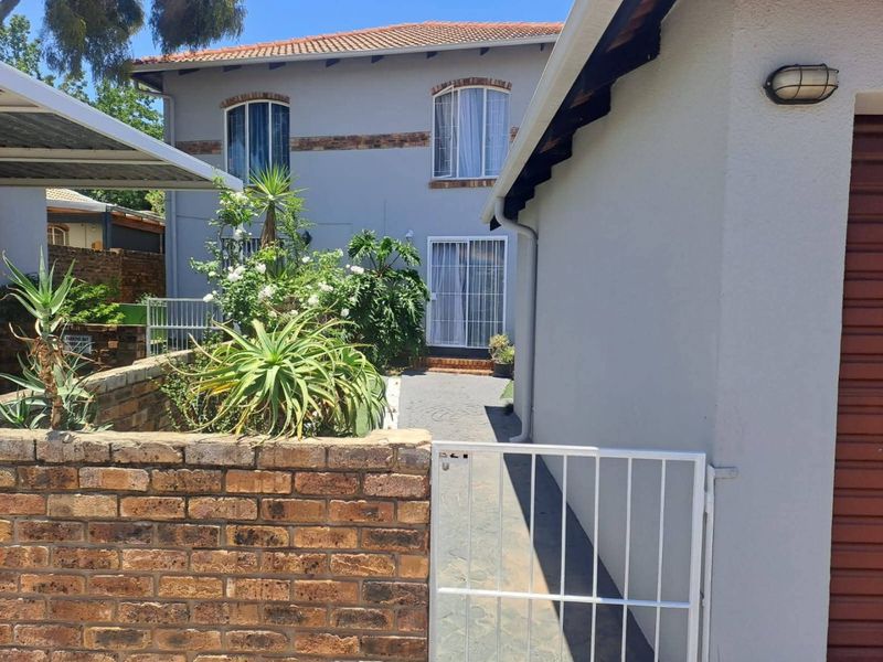 FOR SALE:- ***ERASMUSKLOOF-R1.095m - Photo 5