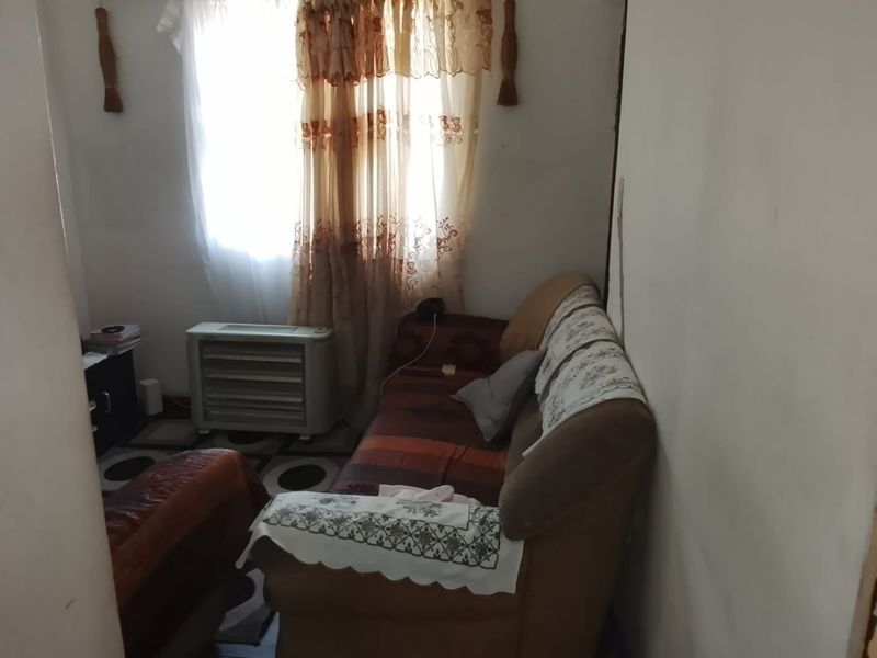 Versatile 2 Bedroom House with a Double Garage on a large plot  - Photo 7