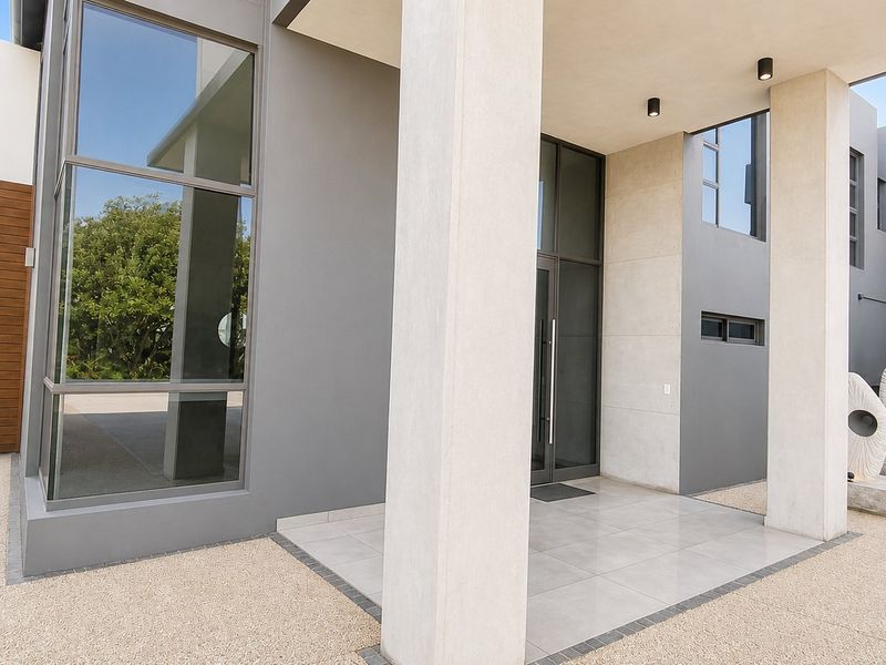 An Icon of Contemporary Luxury - Spectacular 5 Bedroom Architectural Masterpiece in Midstream Ridge Estate, Centurion. - Photo 7