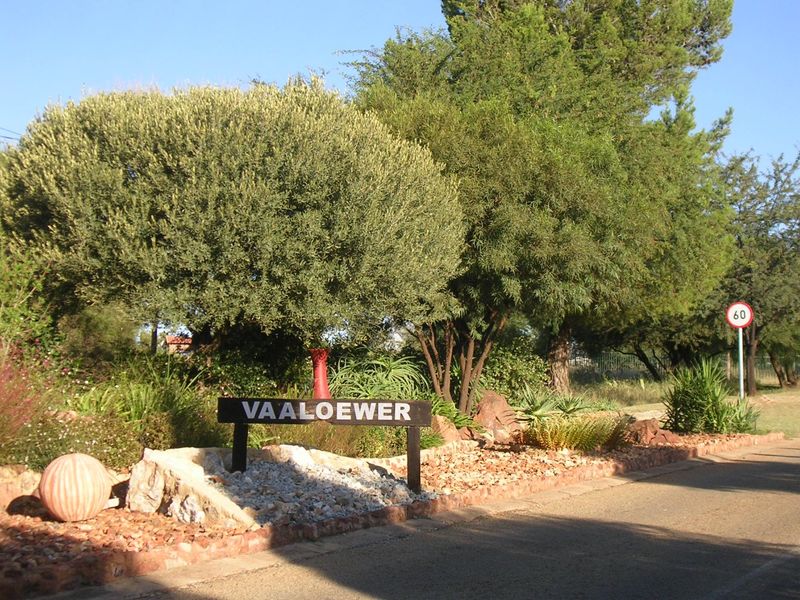 800m2 SOUTH FACING COUNTRY VIEW STAND IN VAALOEWER - Photo 2