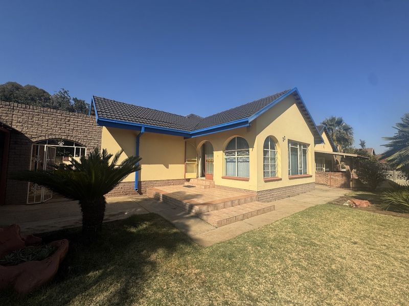 Three-Bedroom Home with Generous Erf in Neserhof, Klerksdorp - Photo 3