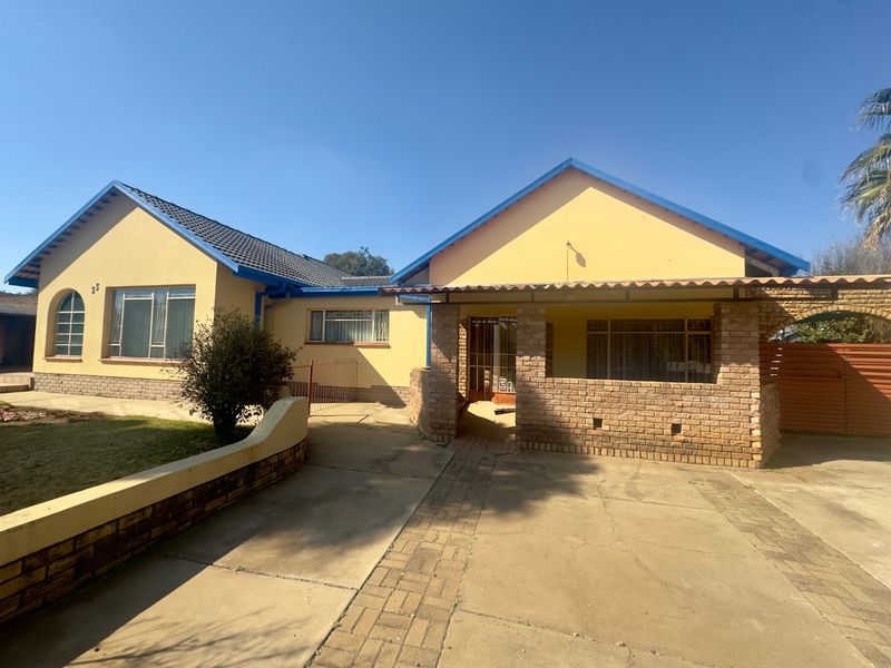 Three-Bedroom Home with Generous Erf in Neserhof, Klerksdorp - Photo 4
