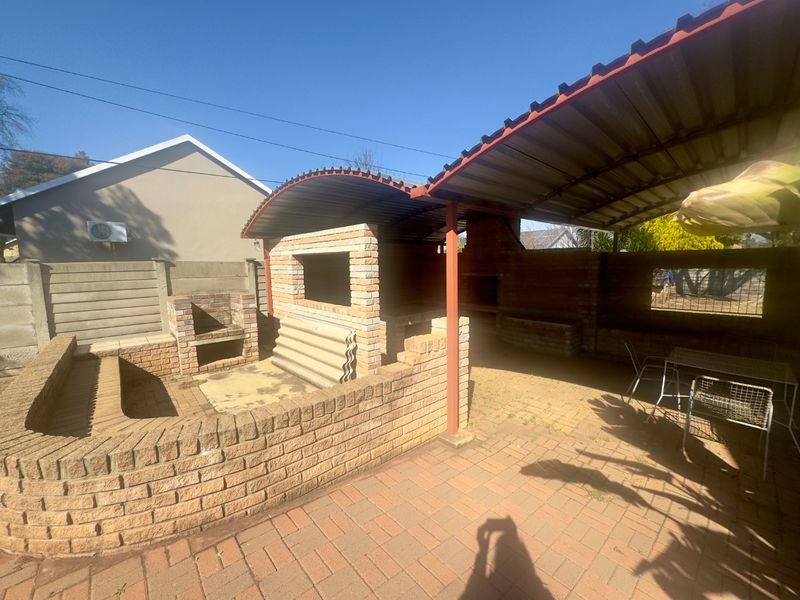 Three-Bedroom Home with Generous Erf in Neserhof, Klerksdorp - Photo 9