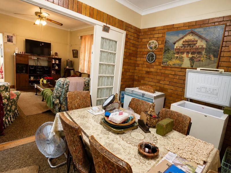 Spacious Family Home on a Large 1,380m2 Stand in Stilfontein Ext 3 - Photo 2
