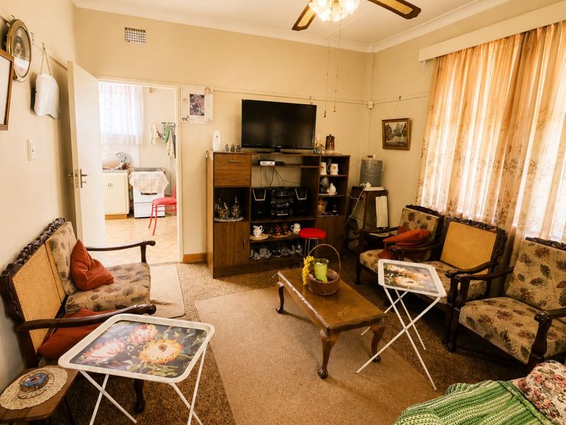 Spacious Family Home on a Large 1,380m2 Stand in Stilfontein Ext 3 - Photo 5