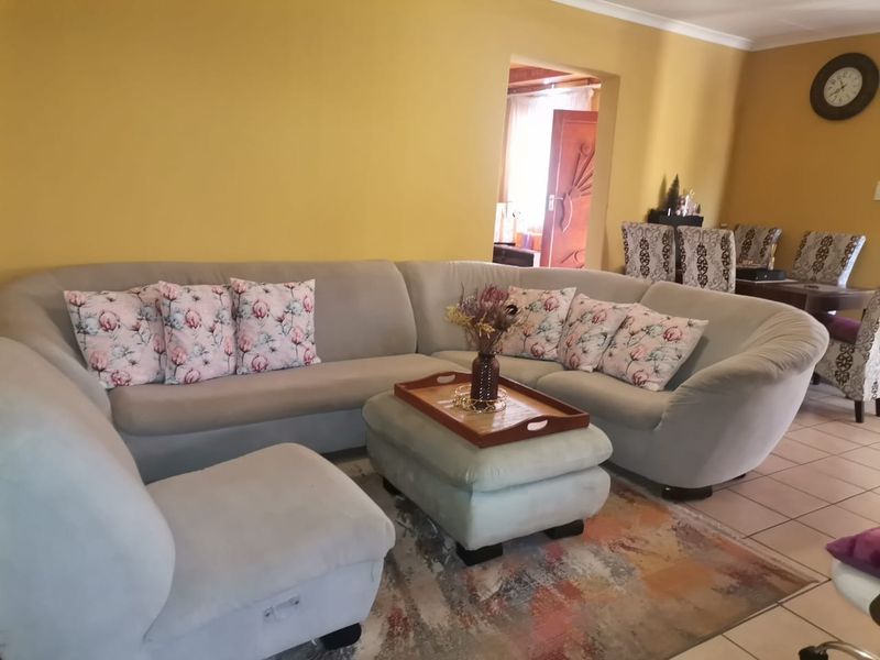 3 Bedroom  for Rent in clayville  - Photo 1