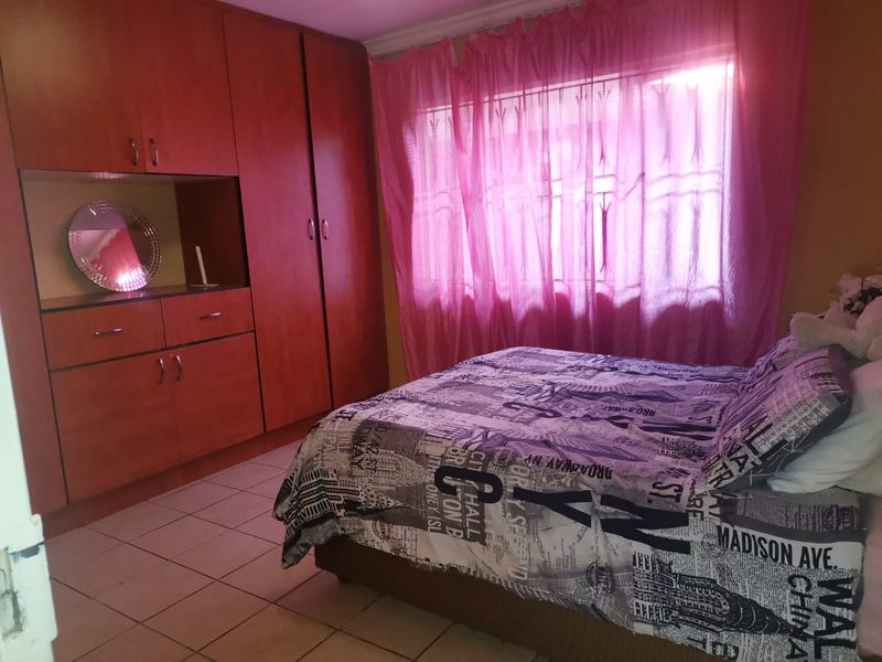 3 Bedroom  for Rent in clayville  - Photo 5