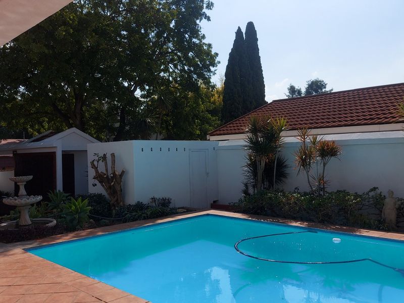 3 Bedroom Newly Refreshed Partially Furnished Family Home - Photo 6