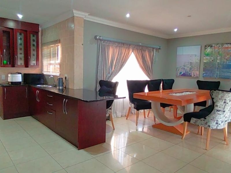 Spacious Six Bed Home in the Secure Vanderbijlpark Estate - Photo 2