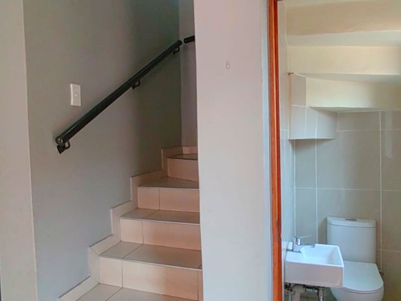 Spacious Six Bed Home in the Secure Vanderbijlpark Estate - Photo 10