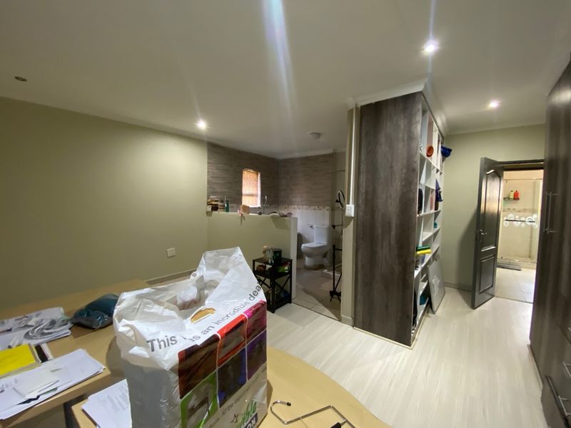 Welcome to your dream home in the highly sought-after Sharon Park Lifestyle Estate!  - Photo 9