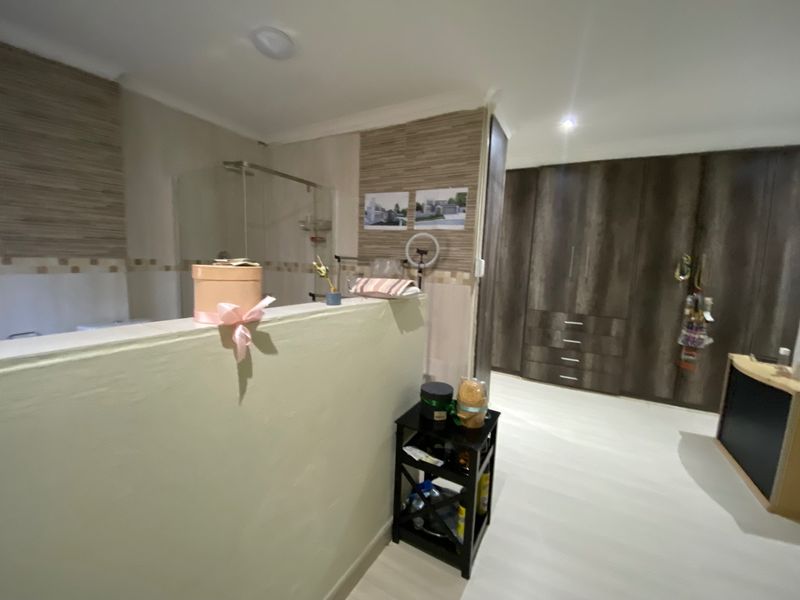 Welcome to your dream home in the highly sought-after Sharon Park Lifestyle Estate!  - Photo 7