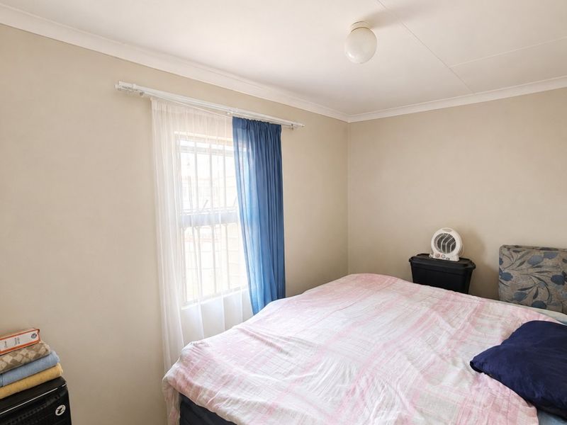 Neat & Secure 2-Bedroom Home – Perfect for First-Time Buyers! - Photo 10