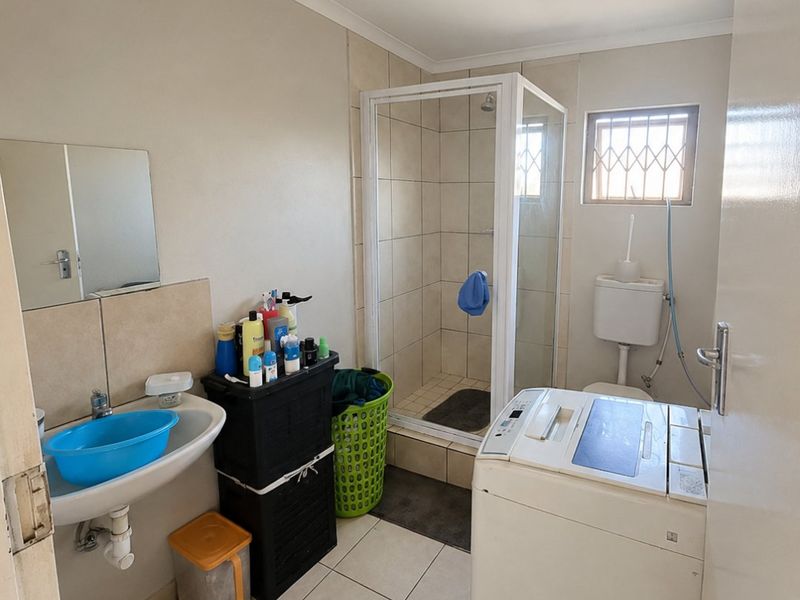 Neat & Secure 2-Bedroom Home – Perfect for First-Time Buyers! - Photo 7
