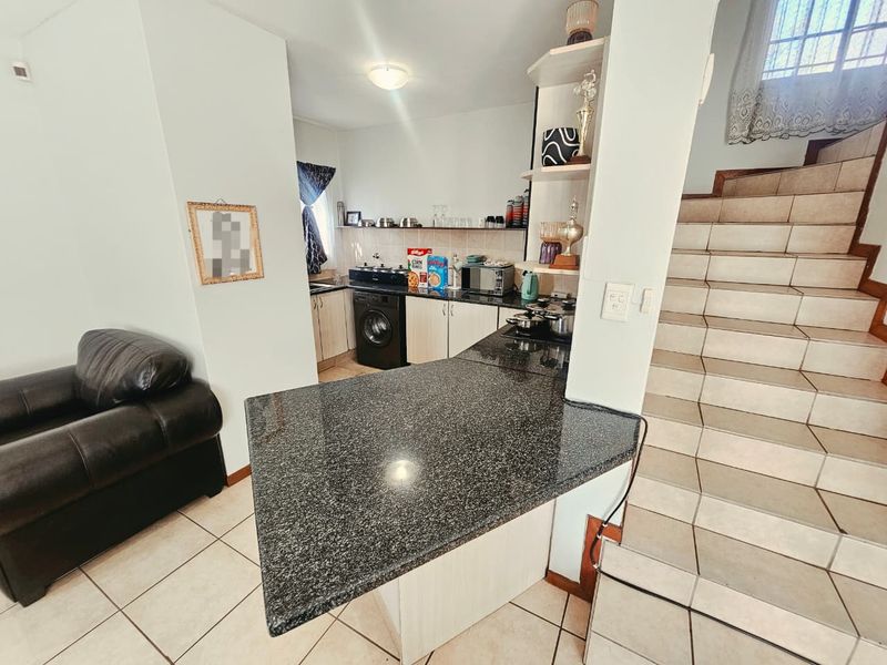 A Beautiful 3 Bedroom 2.5 Bathroom Townhouse for sale in Amandasig - Photo 9