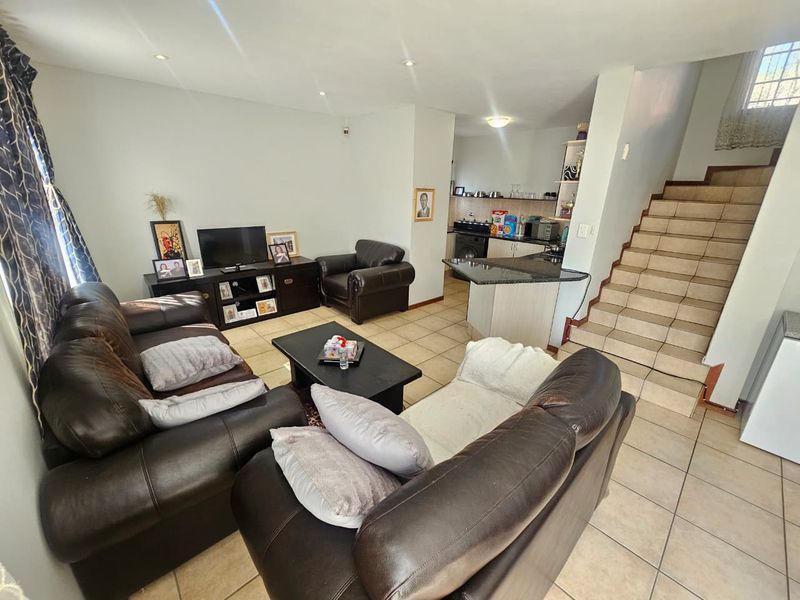 A Beautiful 3 Bedroom 2.5 Bathroom Townhouse for sale in Amandasig - Photo 7