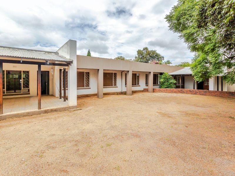 Excellent business opportunity with registered business rights on a main road - Photo 2