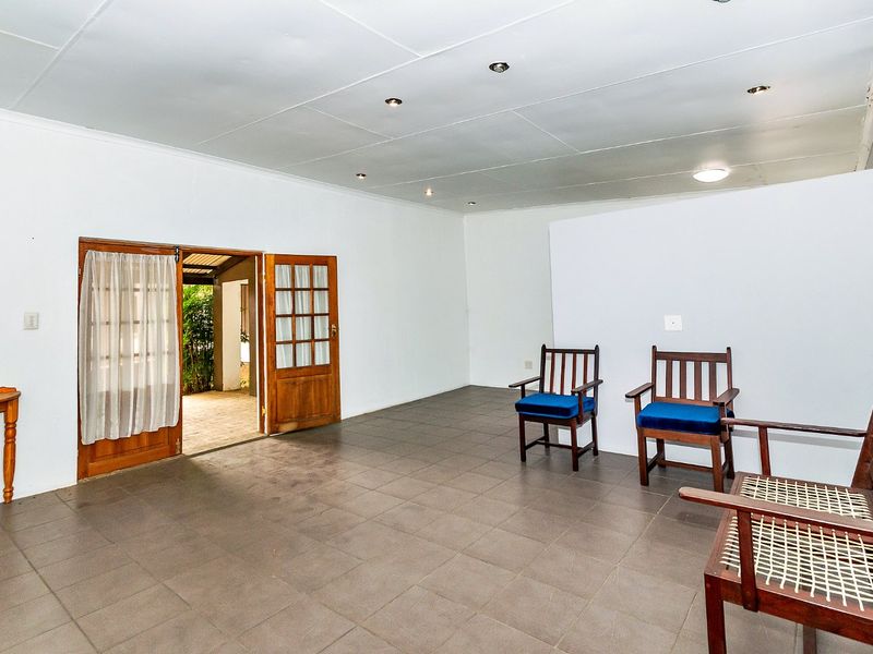 Excellent business opportunity with registered business rights on a main road - Photo 5
