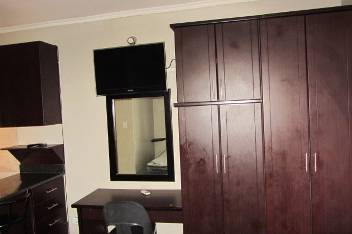 Beautiful,furnished unit in popular Bains Game Lodge - Photo 2