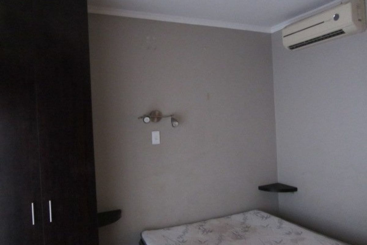 Beautiful,furnished unit in popular Bains Game Lodge - Photo 3