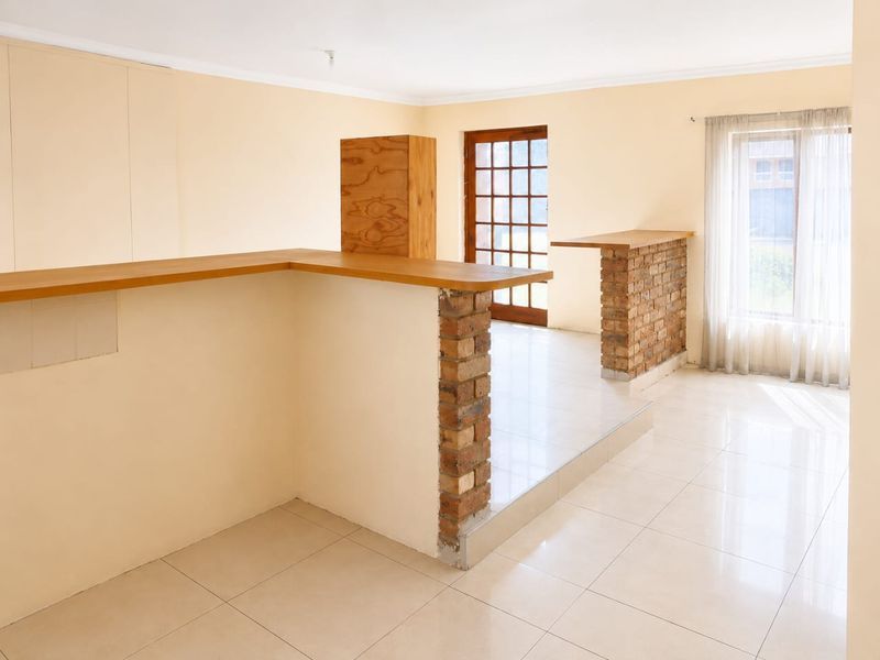 Three bedroom house for sale in  Heuweloord centurion - Photo 7