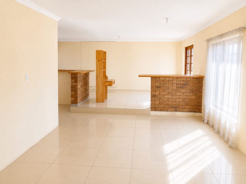 Three bedroom house for sale in  Heuweloord centurion - Photo 8
