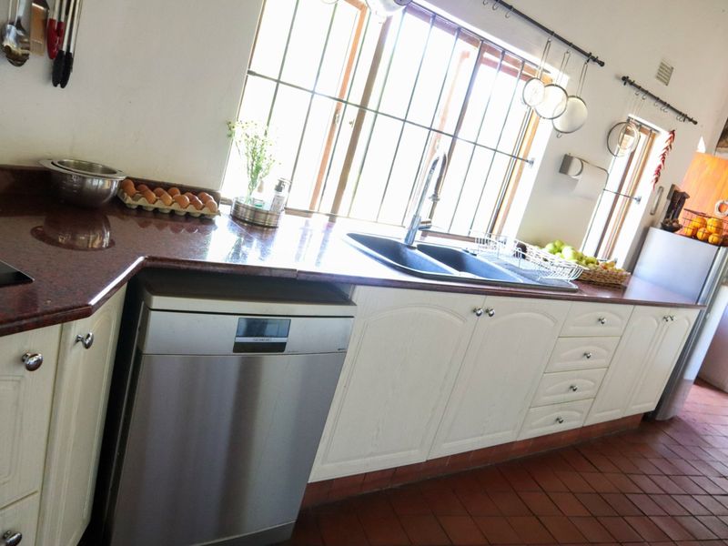 The Epitome of Country Living - Photo 10
