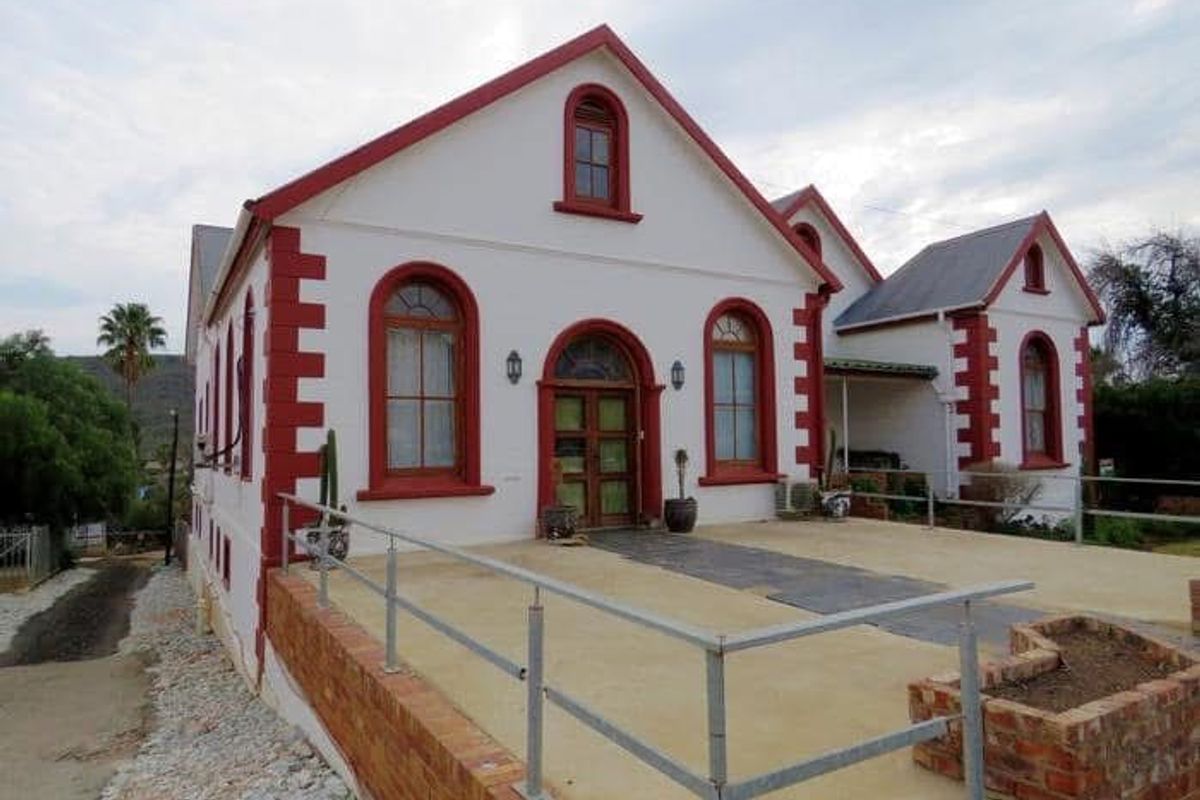Investment Property: Where History Meets Opportunity - Photo 2