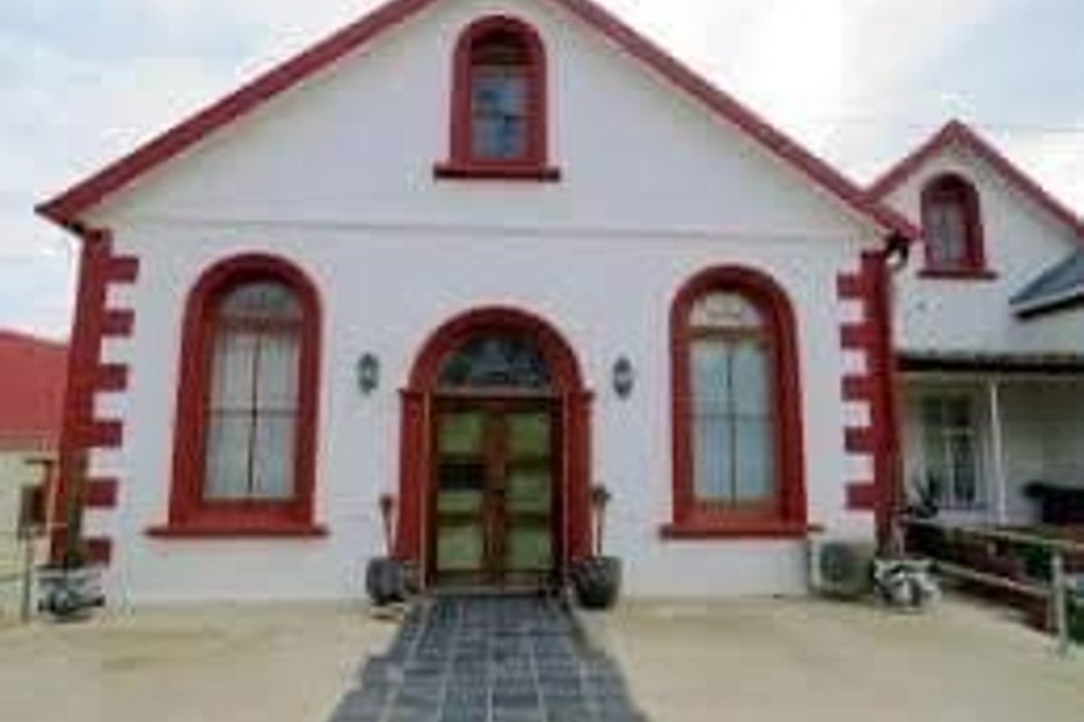 Investment Property: Where History Meets Opportunity - Photo 3
