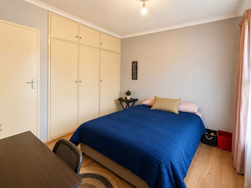 Spacious open plan 3 Bedroom Townhoue in Birchleigh North living mood - Photo 6