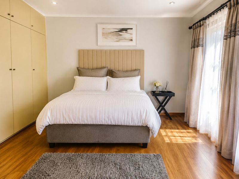 Spacious open plan 3 Bedroom Townhoue in Birchleigh North living mood - Photo 5