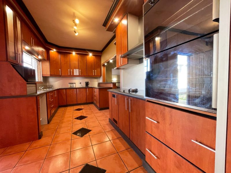 HOT!! New Release in Parow North!! - Photo 10