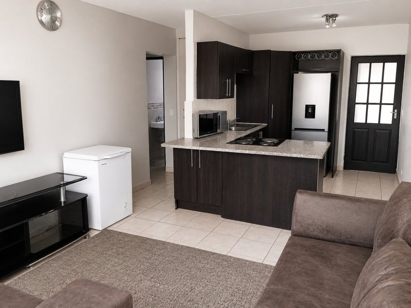  Ground floor apartment with private garden - Photo 3