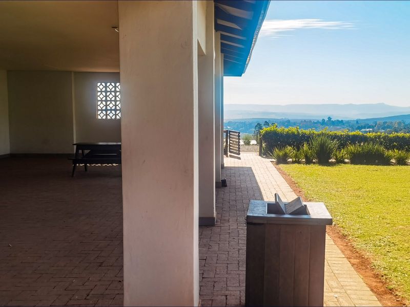 2 Bed 2 bath Simplex in the secure Mountain View Estate - Photo 9