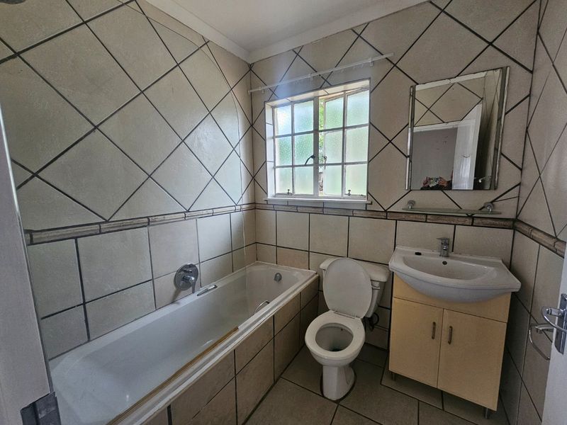 2 Bedroom In a Secure Estate - Photo 7