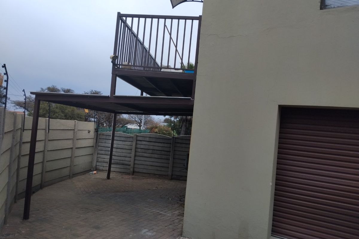 Spacious Family Home with Granny Flat – Perfect for Comfortable Living! - Photo 3