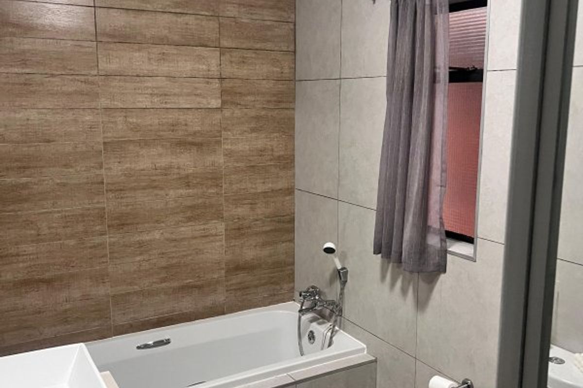 Modern Pet-friendly Garden Apartment in the heart of Modderfontein - Photo 4