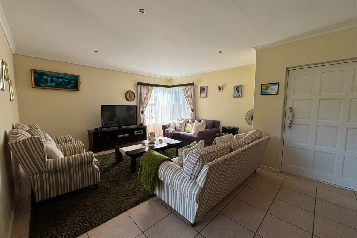 SOLE AND EXCLUSIVE MANDATE  Spacious 4-Bedroom Facebrick Family Home with Income-Generating Flatlet – Bluewater Bay - Photo 5