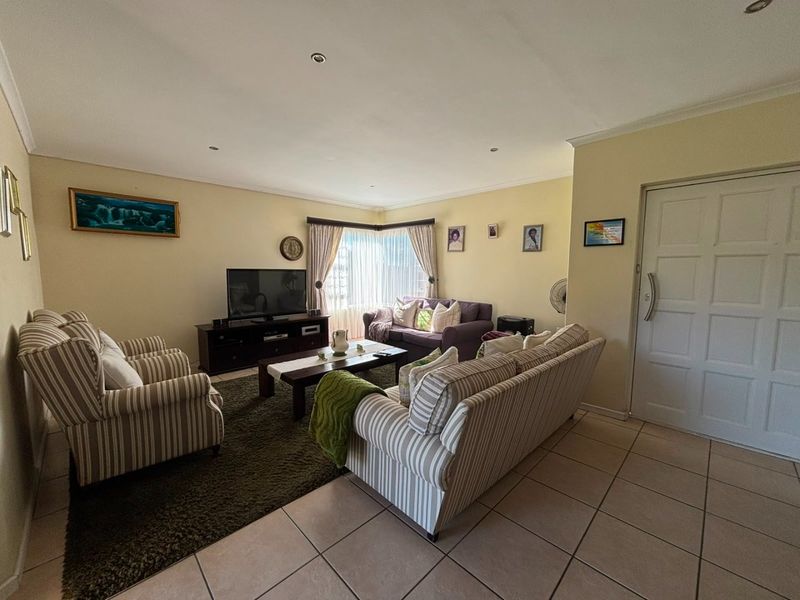 SOLE AND EXCLUSIVE MANDATE  Spacious 4-Bedroom Facebrick Family Home with Income-Generating Flatlet – Bluewater Bay - Photo 5