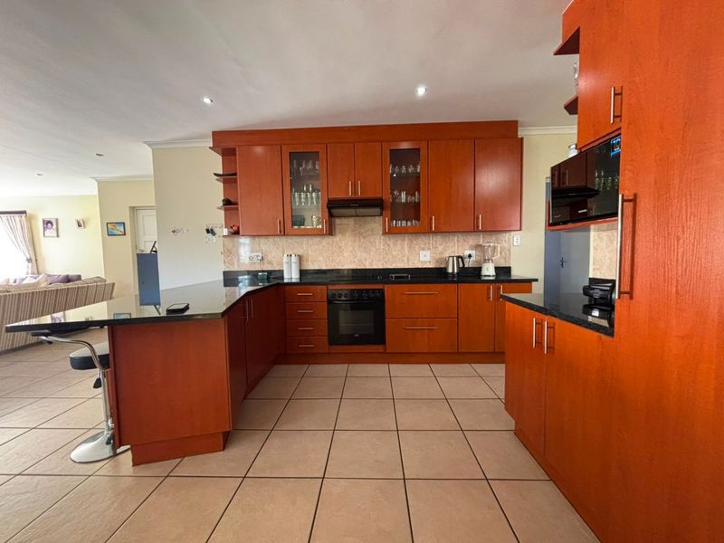 SOLE AND EXCLUSIVE MANDATE  Spacious 4-Bedroom Facebrick Family Home with Income-Generating Flatlet – Bluewater Bay - Photo 9